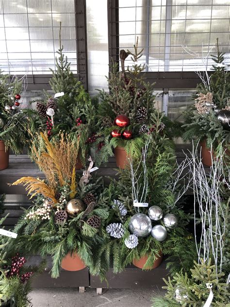 Wallace's Garden Center - Lawn & Garden Retailer
