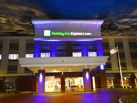Hotel in Perrysburg, Ohio | Holiday Inn Express & Suites Toledo South ...