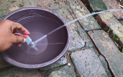 印度制造抽水机，8米长的金属棒，轻松抽干一个水塘_高清1080P在线观看平台_腾讯视频