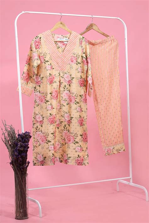 Kurti set for Women: Stylish and Trending Designs – Chinaya Banaras