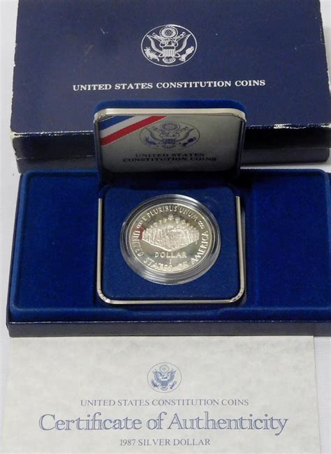 Lot - 1987 United States Constitution Silver Coin w/ Case & COA