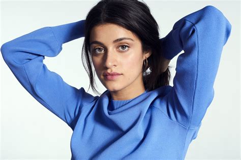 Meet Anya Chalotra, the Indian origin lead actor in Netflix's The ...