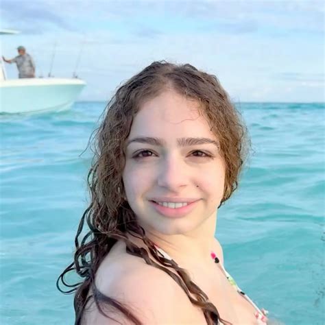 Best 13 Kalogeras Sisters SWIM WITH STINGRAYS – Artofit