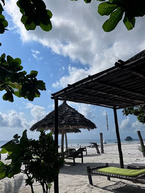 MAMBO MAZURI ZANZIBAR (Kiwengwa) - B&B Reviews, Photos, Rate Comparison ...