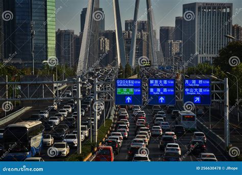 The rush hours editorial stock photo. Image of hours - 256630478