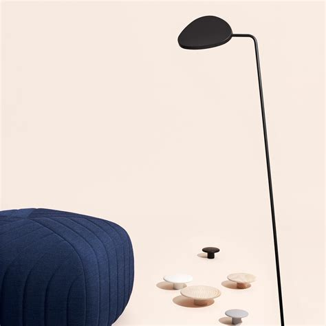 Muuto Leaf LED Floor Lamp | AmbienteDirect