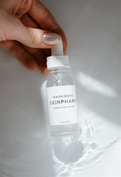 Does Hyaluronic Acid Help Acne? Yes! Here’s How • Skin Pharm