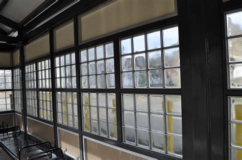 Mortarless Glass Block Installation