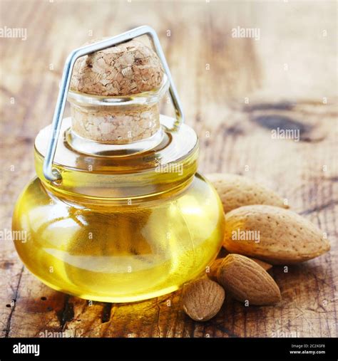 Almond almonds nut nuts hi-res stock photography and images - Alamy