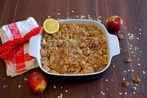 Vegan Apple Crumble Made Entirely of Whole Foods - veganvvocals.com