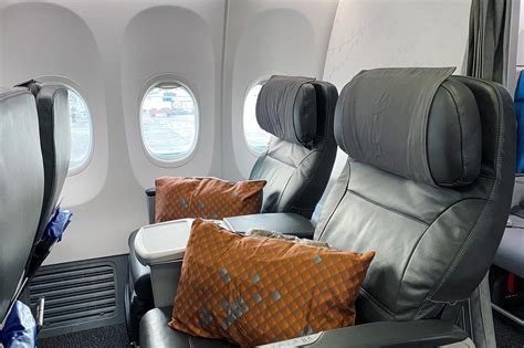 Review: Singapore Airlines 737-800 Business Class - Mainly Miles