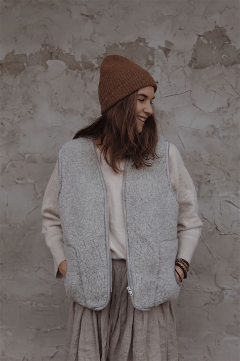 WOMEN WOOL VEST – A BASIC BRAND