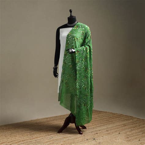 Bandhani Dupattas - Buy Tie-Dye Bandhej & Gharchola Dupatta Online | iTokri