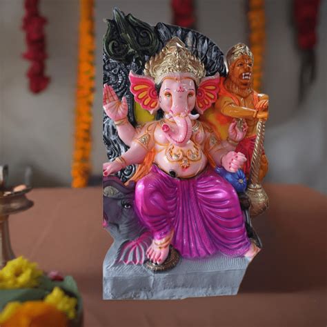 Eco Friendly Ganpati Idol built Up of Paper Mud Glossy Finishing Ganes ...