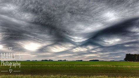 Undulatus Asperatus Wallpaper