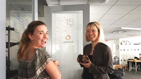 Grace Hopper JavaScript App 的图像结果