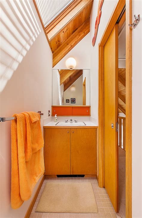 Pristine Mid-Century Modern lake home near Sleeping Bear Dunes, listed ...