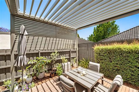 Outdoor Living Space Ideas on a Budget - Expert Insights