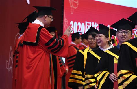 Photos Pékin : cérémonie de remise des diplômes universitaires — Chine ...