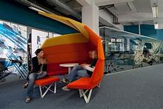 The Wirtschaftblatt Newsroom Office Interior Design by 187 Editorial Offices Wirtschaftblatt Newsroom By Idfl The Wirtschaftblatt Newsroom Office Interior Design