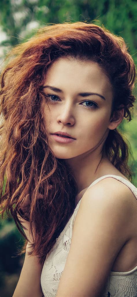 1125x2436 Girl Depth Of Field 4k Iphone XS,Iphone 10,Iphone X ,HD 4k Wallpapers,Images ...