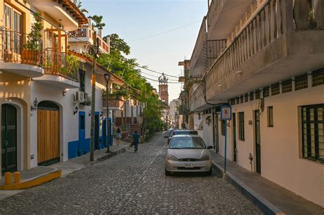 Asking for Different Sizes in Spanish | SpanishStep