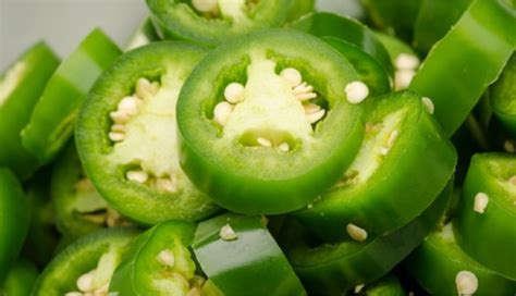 5 Ways Green Chilies are Improving Your Health - lifeberrys.com