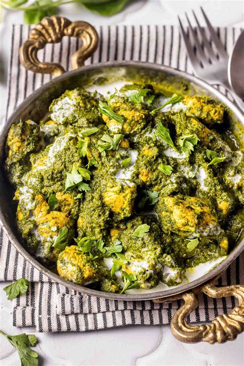 Chicken Saag Recipe (Restaurant Style)