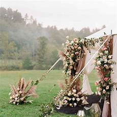 18 Creative Ways To Use Pas Grass In Your Wedding Décor by 18 Creative Ways To Use Pas Grass In Your Wedding D 233 Cor 18 Creative Ways To Use Pas Grass In Your Wedding Décor