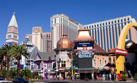 My Comical (& Wet) Stay at Casino Royale Las Vegas