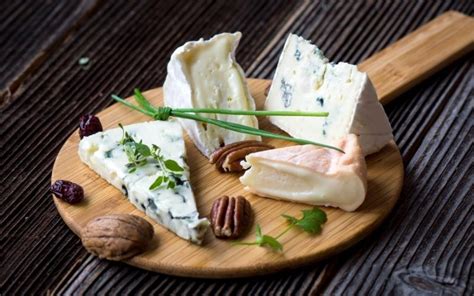 Types of Blue Cheese 的图像结果