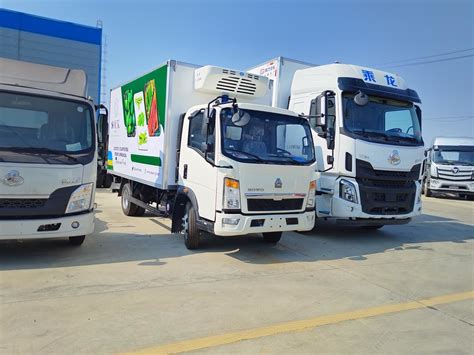 Sinoitruk HOWO 4X2 Refrigerator Trucks 5t Truck Refrigeration 8t Food ...