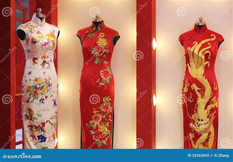 Chinese Traditional Clothing Stock Photo - Image of silk, traditional ...
