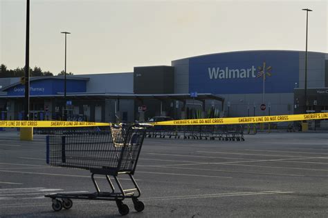 BREAKING: Multiple victims stabbed at Michigan Walmart, suspect in custody | Page 3 ...