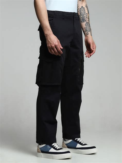 Buy Stylish Cargo Pants For Men Online | JACK&JONES