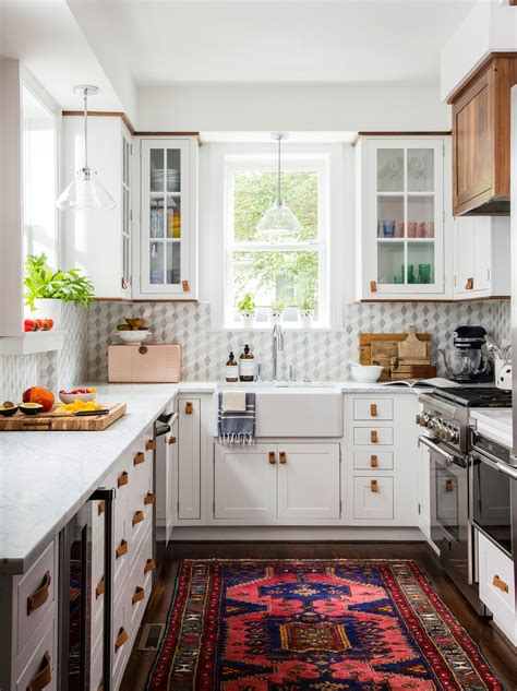 35 White Kitchen Backsplash Ideas and How to Design with Them