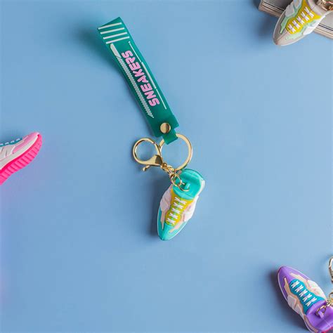 Shoe Keychain Online - Premium Keychain | Nestasia