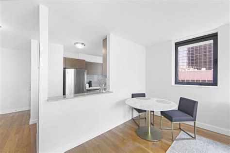 Stonehenge NYC | The Ritz Plaza