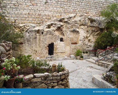 Jesus Christ Tomb Royalty-Free Stock Photo | CartoonDealer.com #55355397