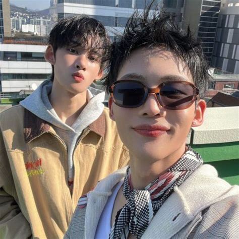 Learn the Korean drinking game behind BLACKPINK Rose's song, Apt