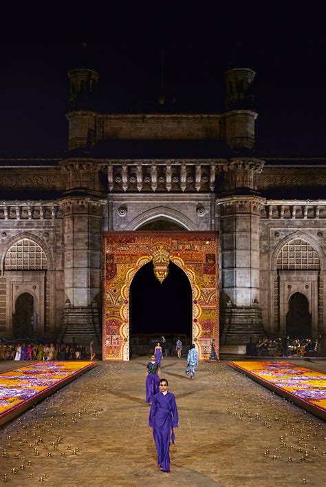 When Mumbai's Gateway of India became a runway for Maria Grazia Chiuri ...