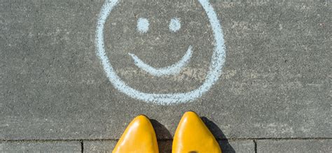 Happy People at Work 的图像结果