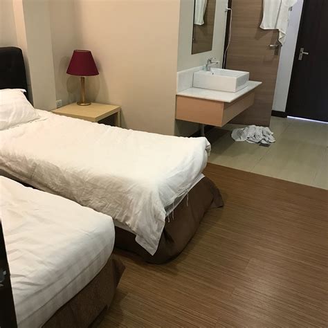 RIVERSIDE RESIDENCE BY GINA SUITE (Bandar Seri Begawan) - Hotel Reviews ...