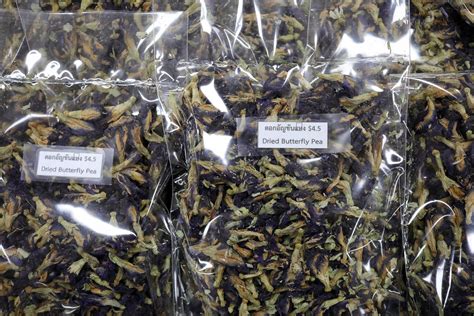 What to Buy and Eat at Chicago’s Talard Thai Asian Market | Eater Chicago