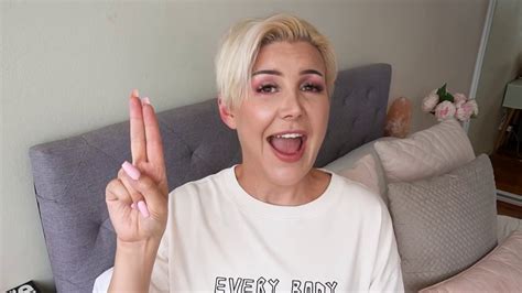 How to Finger Yourself - YouTube