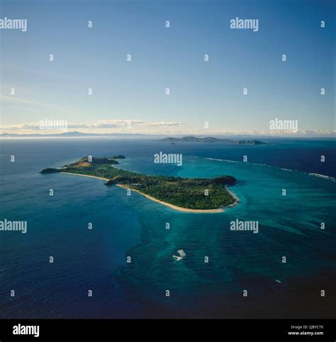 Aerial of Mana Island, Mamanuca Island Group - Fiji Stock Photo - Alamy