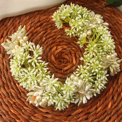 Jasmine Pearl Floral Hair Veni - Golden Accents – Sparkle and Glow