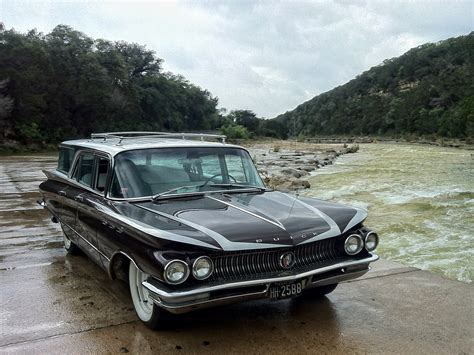 buick_invicta_station_wagon_1960_fluss - Precious Cars Berlin