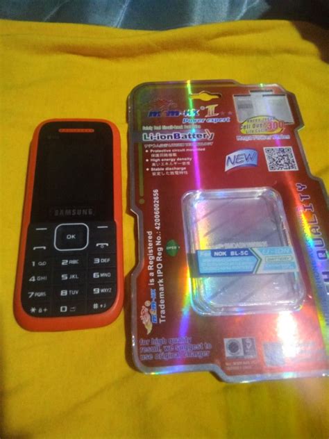 Basic Phone 的图像结果