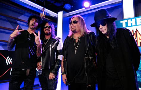 Mötley Crües gitarrist Mick Mars slutar turnera
